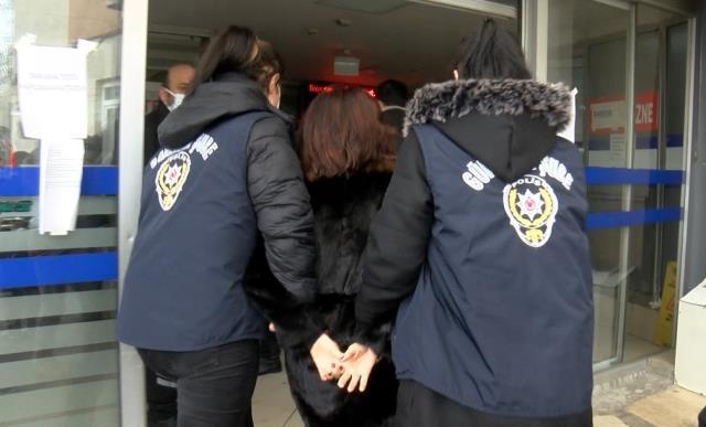 Sedef Kabaş adliyeye ters kelepçe ile getirildi! Mikrofon uzattılar, tek cümlelik açıklama yaptı