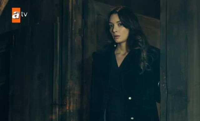Yalnız Kurt Esra kimdir, kim canlandırıyor? Esra Türkmen (Damla Colbay) kimdir, kaç yaşında, nereli, rol aldığı diziler nelerdir?