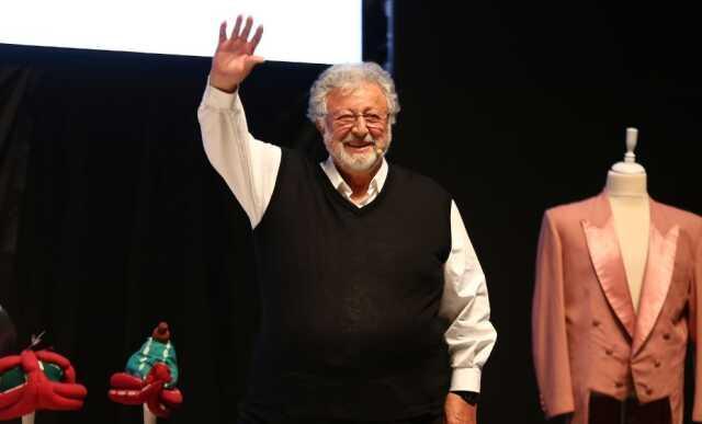 Metin Akpınar'ın kızı canlı yayında gözyaşları içinde annesine seslendi: Korkma, çık ve gerçekleri anlat