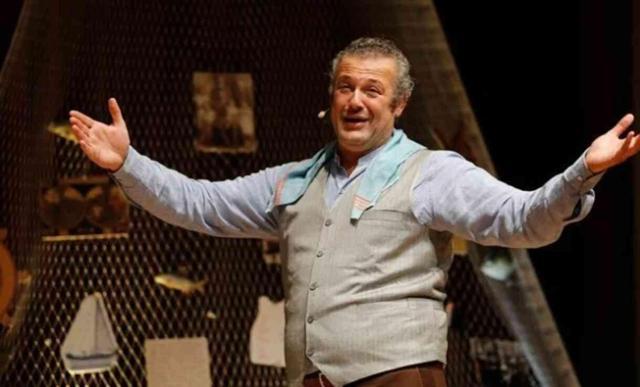 Levent Üzümcü, İzmir Şehir Tiyatroları'nın yeni genel sanat yönetmeni oldu