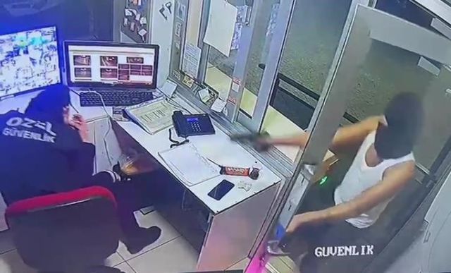 Adana'da kadını silahla rehin alan şahsın uzman çavuş olduğu ortaya çıktı