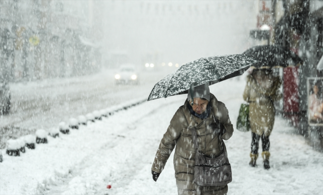Kuvvetli kar yağışı geliyor! Meteoroloji uzmanından İstanbul Valisi'ne tatil çağrısı
