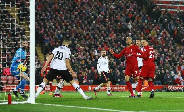 Bu skor gerçek olamaz! Liverpool, Manchester United'ı rezil etti