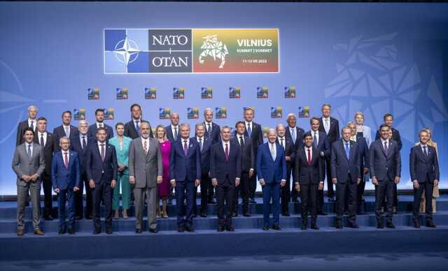 NATO Liderler Zirvesi aile fotoğrafıyla başladı! Liderler 2 kritik konuyu ele alacak