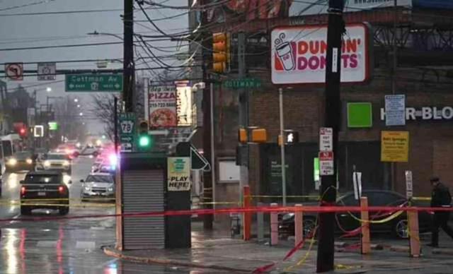 Amerika Birleşik Devletleri'nde durakta otobüs bekleyen öğrencilere ateş açıldı. Biri ağır 8 öğrenci yaralandı