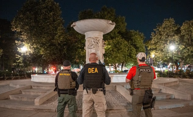 Trump'ın 'Başkentimizi Geri İstiyoruz' paylaşımı sonrası FBI Washington'da operasyon başlattı