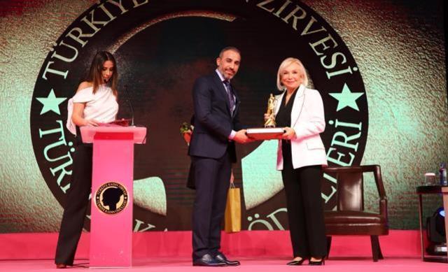 İlham veren kadınlar, Türkiye Kadın Zirvesi'nde buluştu! Ödüller, sahiplerine kavuştu