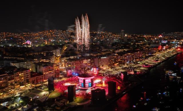 Kutlamalara damga vurdu! Tunç Soyer'in Osmanlı ile ilgili sözleri sosyal medyayı ikiye böldü