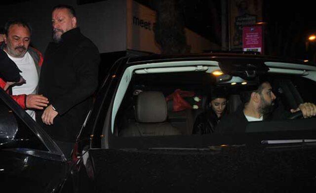 Koruma ordusu eşliğinde kutlama! Özcan Deniz, 23 yaş küçük aşkıyla görüntülendi