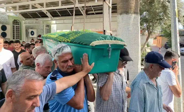 AK Parti İlçe Gençlik Kolları Başkan Yardımcısı Mert Özoral, geçirdiği kaza sonucu hayatını kaybetti