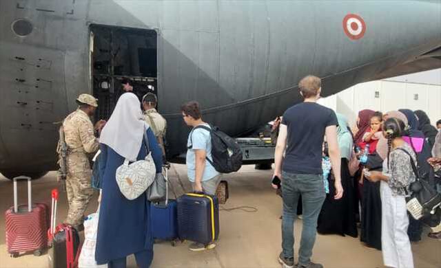 Son Dakika! Sudan'a giden Türk tahliye uçağına ateş açıldı, saldırıya uğrayan uçak emniyetle indi