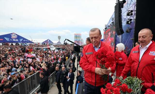Cumhurbaşkanı Erdoğan 3 gün sonra yeniden meydanlarda! Aliyev ile TEKNOFEST'e katıldı