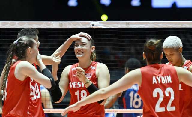 Milli voleybolcu Zehra Güneş'in pozu ünlüler dünyasını salladı
