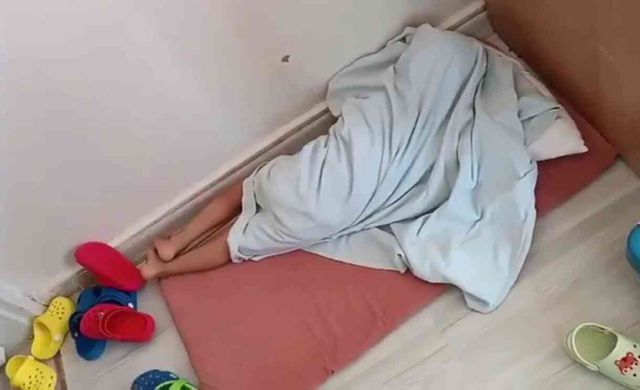Eski çalışan kreşteki skandalları kayda aldı! Denetim sırasında çocukları çatıya çıkarıp yağmurda beklettiler