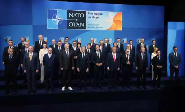 NATO Zirvesi'nde aile fotoğrafı! 32 ülkenin lideri aynı karede
