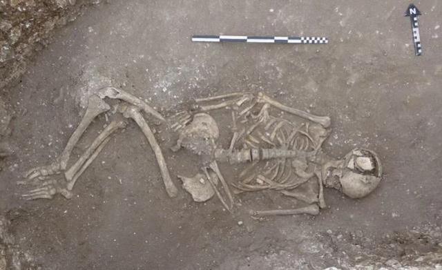 Öbür dünyada rahat etmek için adaklarıyla gömülen insanların mezardaki halleri arkeologları düşündürdü