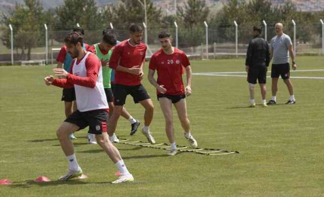 SİVASSPOR- BAŞAKŞEHİR MAÇI CANLI İZLE! Sivasspor- Başakşehir maçı canlı (HD) izleme linki!