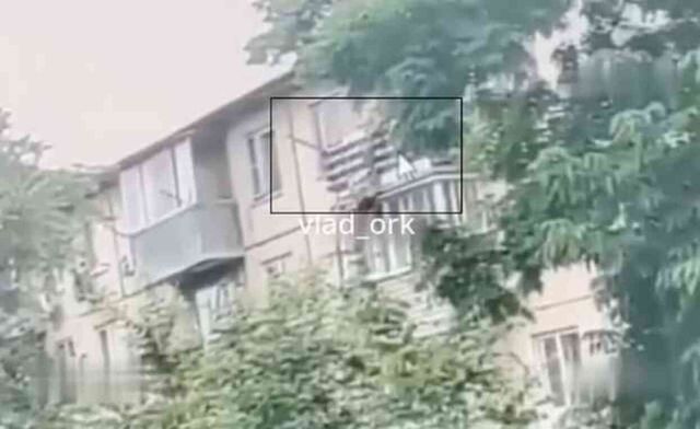 Rusya'da bir damat, bakmak istemediği kaynanasını 5. kattan atarak öldürdü