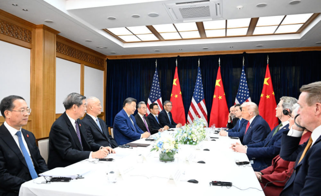 Trump, Çin lideri Şi ile bir araya geldi! Savaş bakanlığına nükleer talimatı