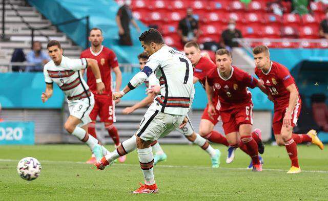 Portekiz'in Macaristan'ı yendiği maçta Cüneyt Çakır'ın verdiği penaltıda golü atan Ronaldo tarihe geçti