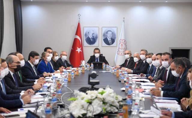 Milli Eğitim Bakanı, yüz yüze eğitim kararı sonrası düğmeye bastı! İşte 81 il için yeni yol haritası