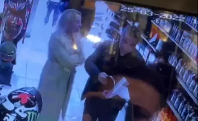 Konak Belediyesi çalışanından esnafa: 'Senin işi hallettim, 10 bin lira para yazdım'