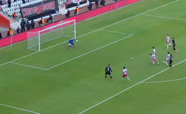 Rafa Silva'dan ağızları açık bırakacak gol