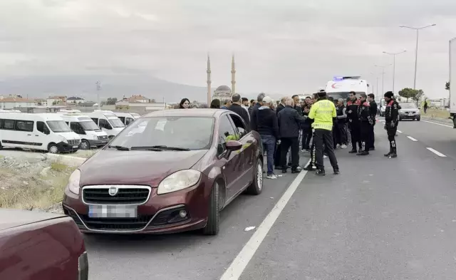 Polis cenazesi konvoyuna saldırı! Taş ve sopalarla vurdular