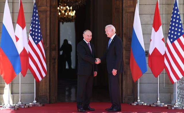 Tam 12 dakika bekletti! Tüm gözlerin çevrildiği Biden-Putin görüşmesi başladı