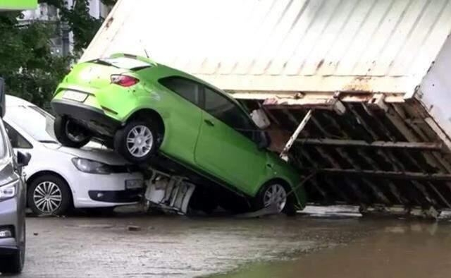 Son Dakika: Almanya'daki sel ve su baskınlarında bilanço ağırlaşıyor! Ölenlerin sayısı 81'e yükseldi