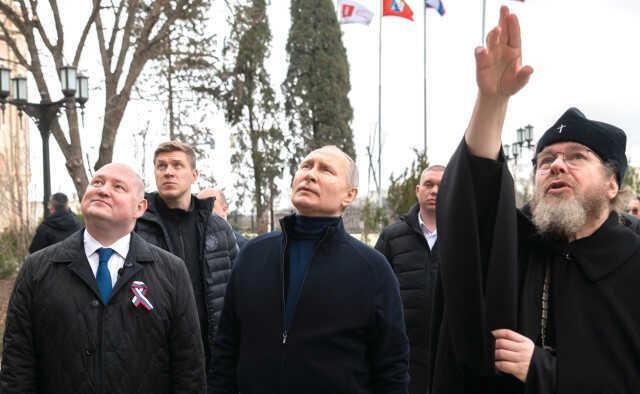 Putin'den Mariupol'e sürpriz ziyaret