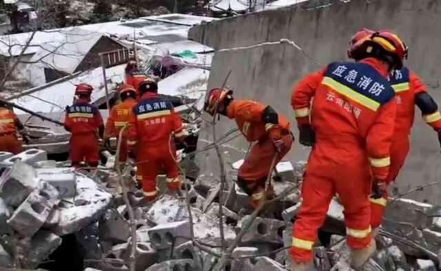 Çin'de köyde meydana gelen heyelanda 47 kişi mahsur kaldı