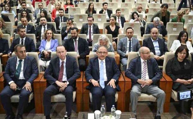 Bakan Özhaseki: Müsilaj nedeniyle Marmara Denizini yitireceğiz