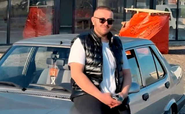 Demir borular araca ok gibi saplandı, sürücü feci şekilde can verdi