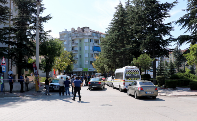 Boşanma aşamasındaki eşini ve kayınvalidesini katletti