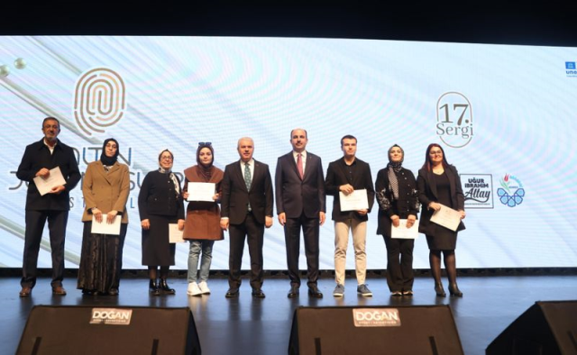 Vali Akın İle Başkan Altay 17. Altın Dokunuşlar Festivali'ni Ve Gazze Kermesi'ni Açtı
