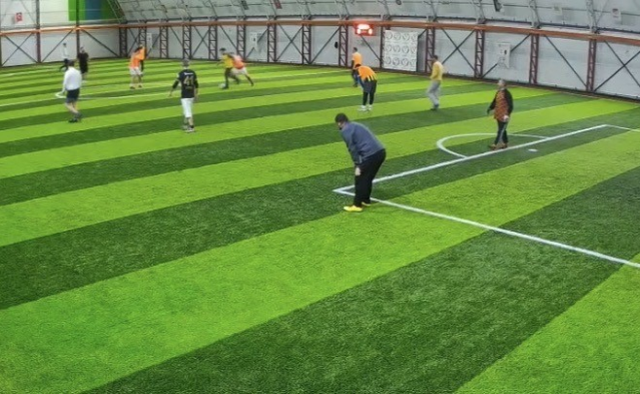 Halı saha maçında kalbine yenik düştü: O anlar kamerada