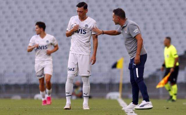 Pereira'dan Ozan Tufan'a ve Mesut Özil'e ciddi ikaz! Performans ve fiziklerinden hiç memnun değil
