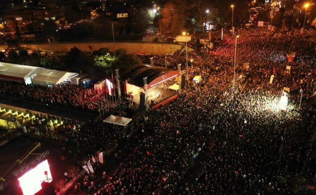 Son Dakika: 6'lı masa sahaya indi! İşte İmamoğlu ve liderlerin Saraçhane'de verdiği mesajlar