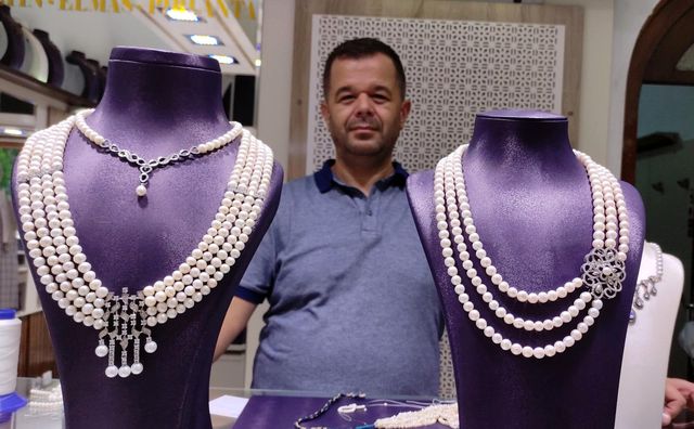 Birçok kişi yerde bulsa ne olduğunu anlamaz! Bu incinin gramı altından 5 kat daha pahalı