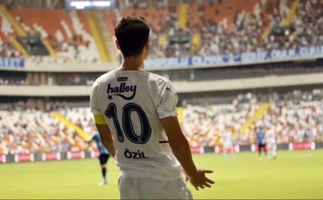 Lige fırtına gibi giriş yapan Mesut Özil, Avrupa basınında manşetleri süsledi