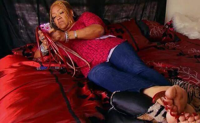 30 yıl tırnaklarını kesmeyen kadının görüntüsü hayrete düşürdü