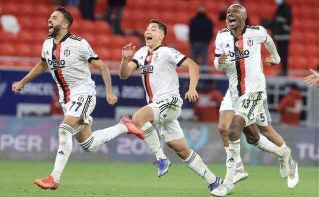 Koronayla boğuşan Beşiktaş'ta bir şok daha! Eksik oyuncu sayısı 11 oldu!