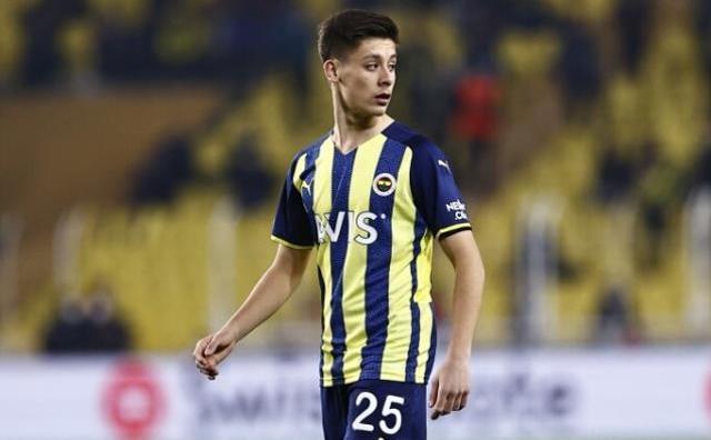 Mesut Özil ve Alex'ten sosyal medyayı titreten Arda Güler paylaşımı