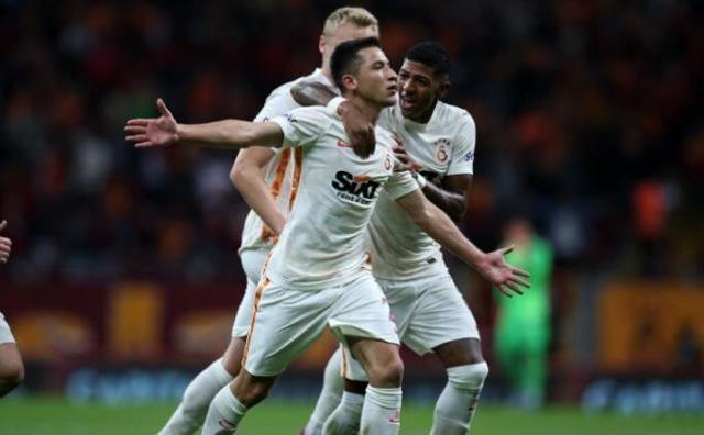 Arda Turan depremi! Burak Elmas, 'Fatih Terim'le fotoğraf paylaşmamalıydı' dedi, kadroya alınmadı