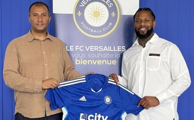 Beşiktaş'tan ayrılan Jeremain Lens, Fransa 3. Lig takımı FC Versailles ile 2 yıllık sözleşme imzaladı