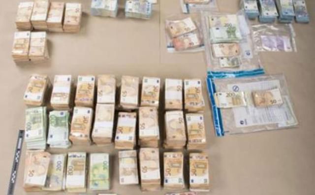 AB'yi sarsan rüşvet skandalı! 'Ben masumum' dedikten sonra evinden deste deste para çıktı