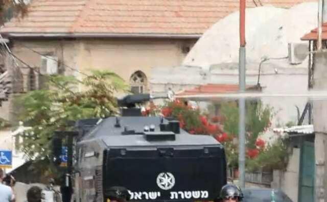 Son Dakika: Mescid-i Aksa'da cuma saatinde yine aynı manzara! İsrail polisi gaz bombası attı