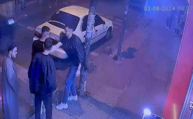 Kız meselesi husumeti can aldı! Bıçakladığı arkadaşlarından birini öldürdü, diğerini yaraladı