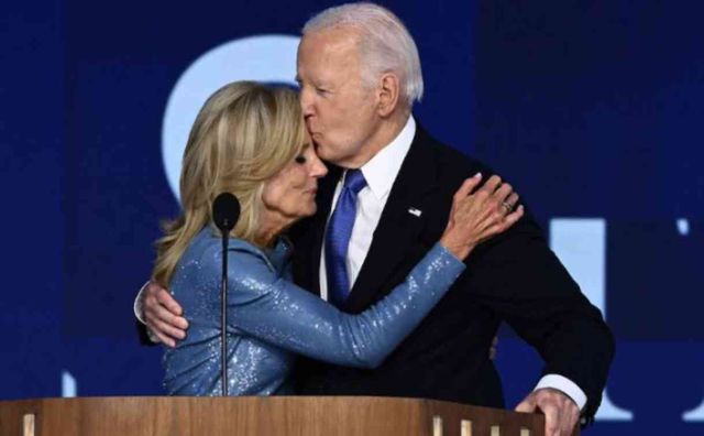 Joe Biden, Demokratik Ulusal Konvansiyon'da konuşma yaptığı sırada ağladı